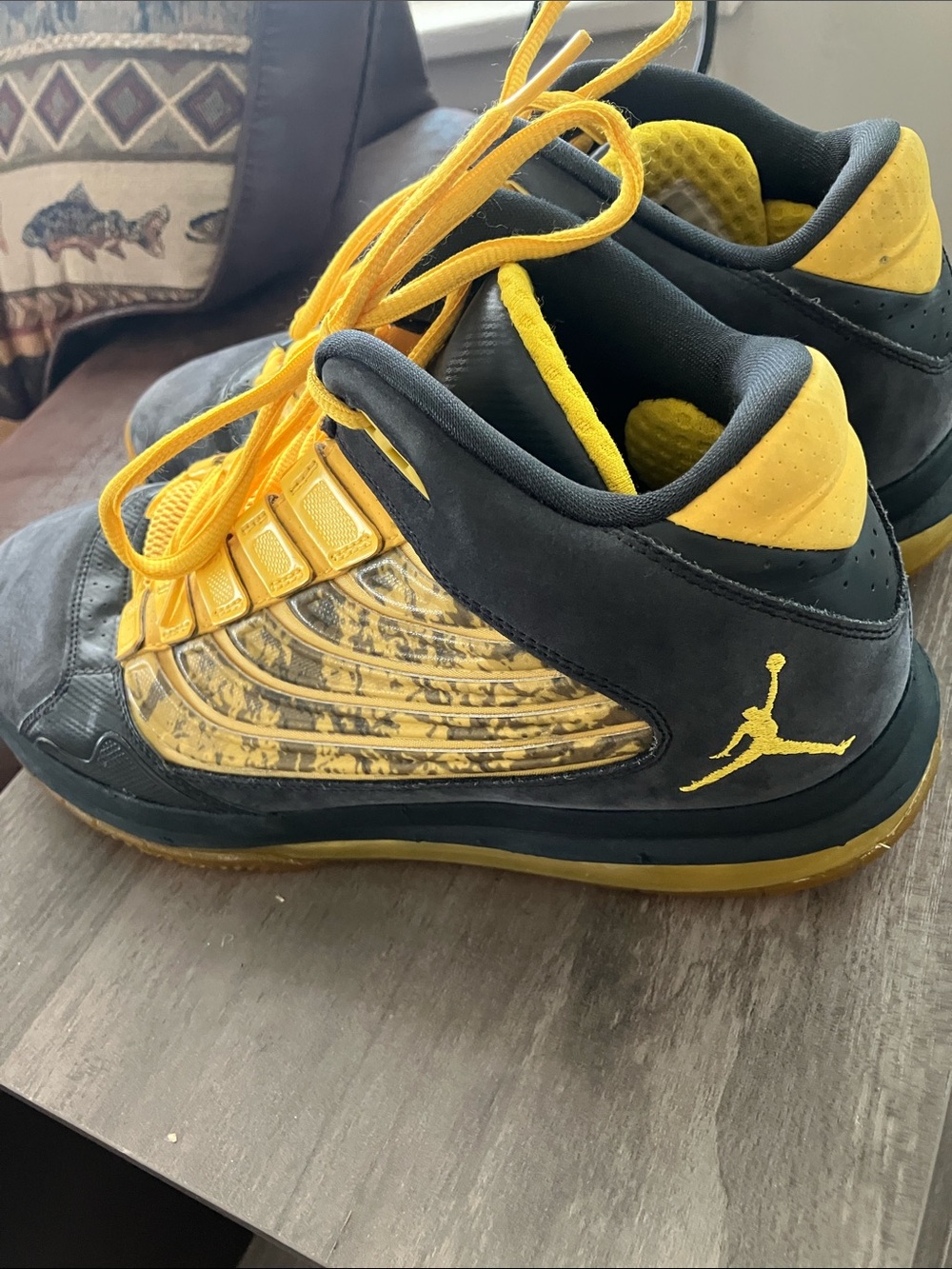 Jordan Men's Mid-Top Basketball Shoes - Black & Yellow
